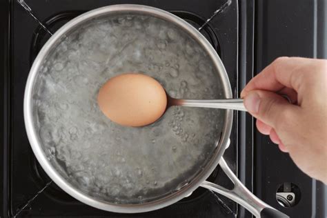 why doesn't water boil in the oven